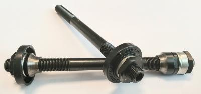 SHIMANO 600 NEW  REAR HUB AXLE - Axe de moyeu arrière