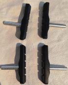 4 BRAKE PADS - 4 Patins de freins 